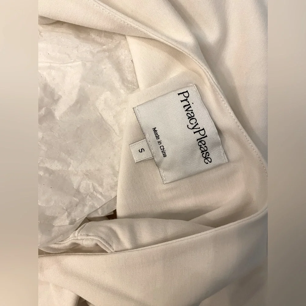 Privacy please dress - Picture 5 of 5